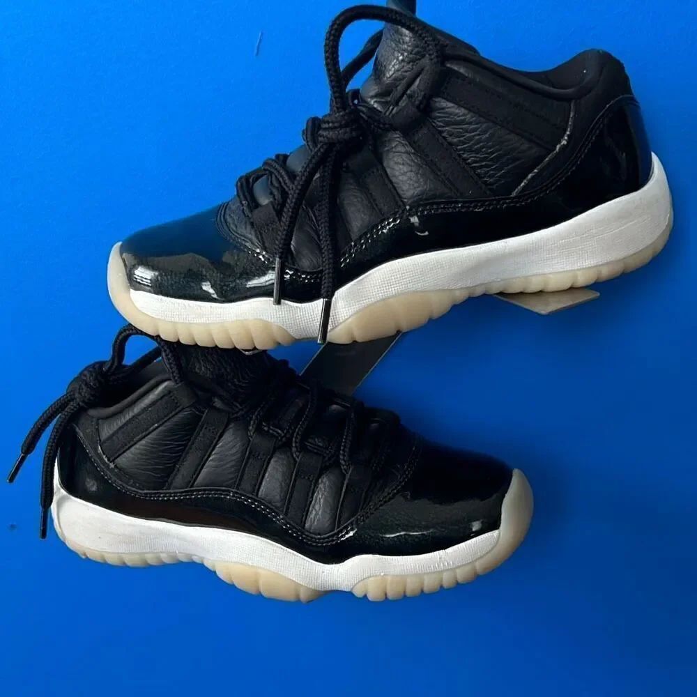 Nike Air Jordan 11 XI Retro Low  72-10 Black Red 2022 GS 6Y Youth 528896 001